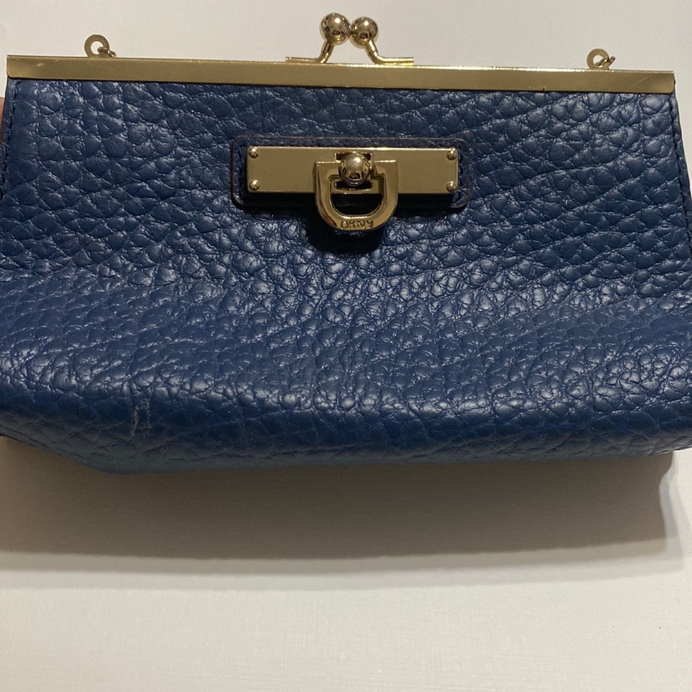 DKNY CLUTCH